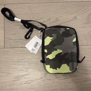 NWT Lululemon Easy Access Crossbody Bag